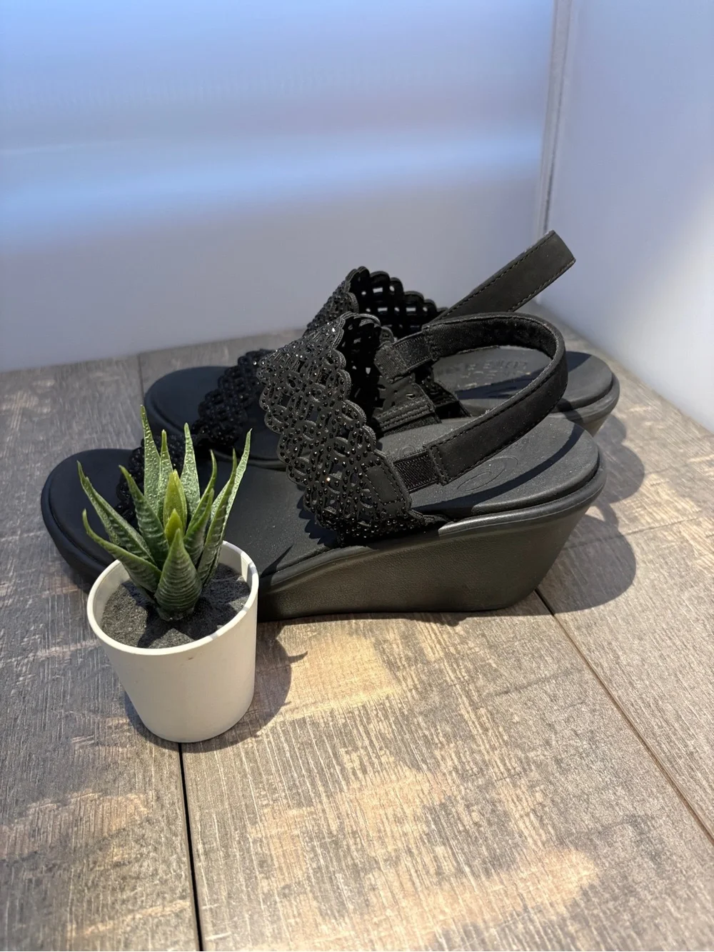 Sketchers Women's Black Lace-Strap Comfort Wedge Sandals